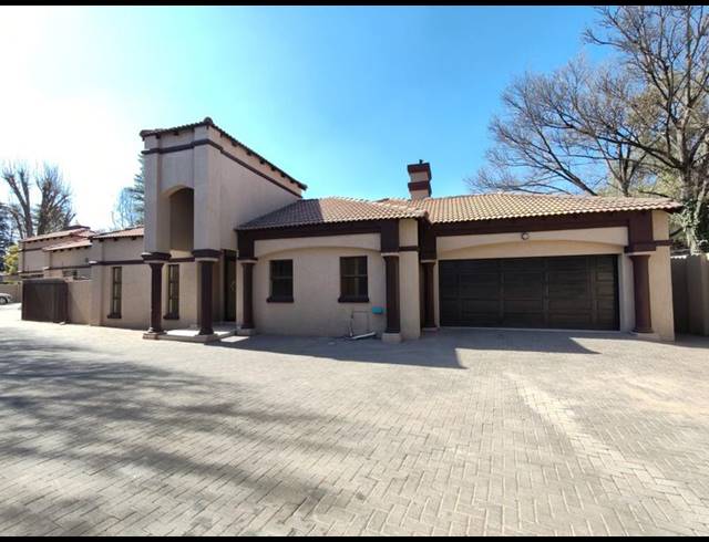 4 BEDROOM CLUSTER FOR SALE IN THREE RIVERS EAST